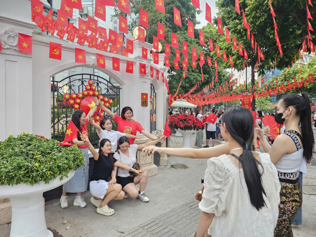 ha noi don 2 trieu khach du lich 5